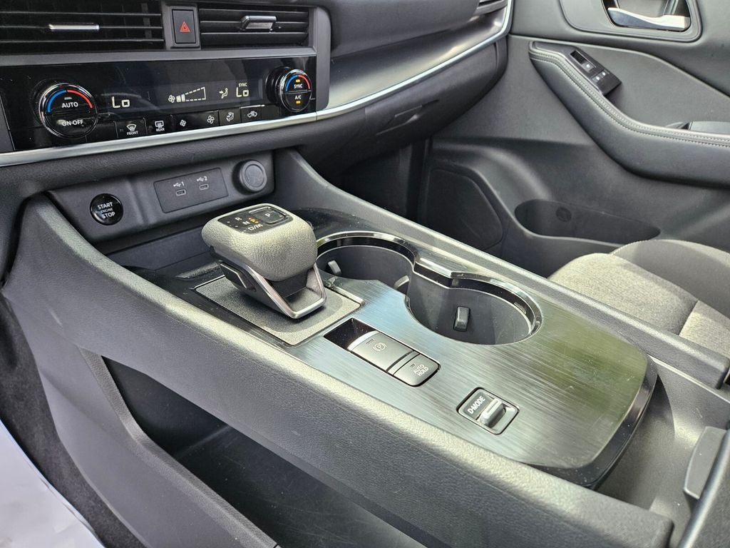 2025 Nissan Rogue SV FWD