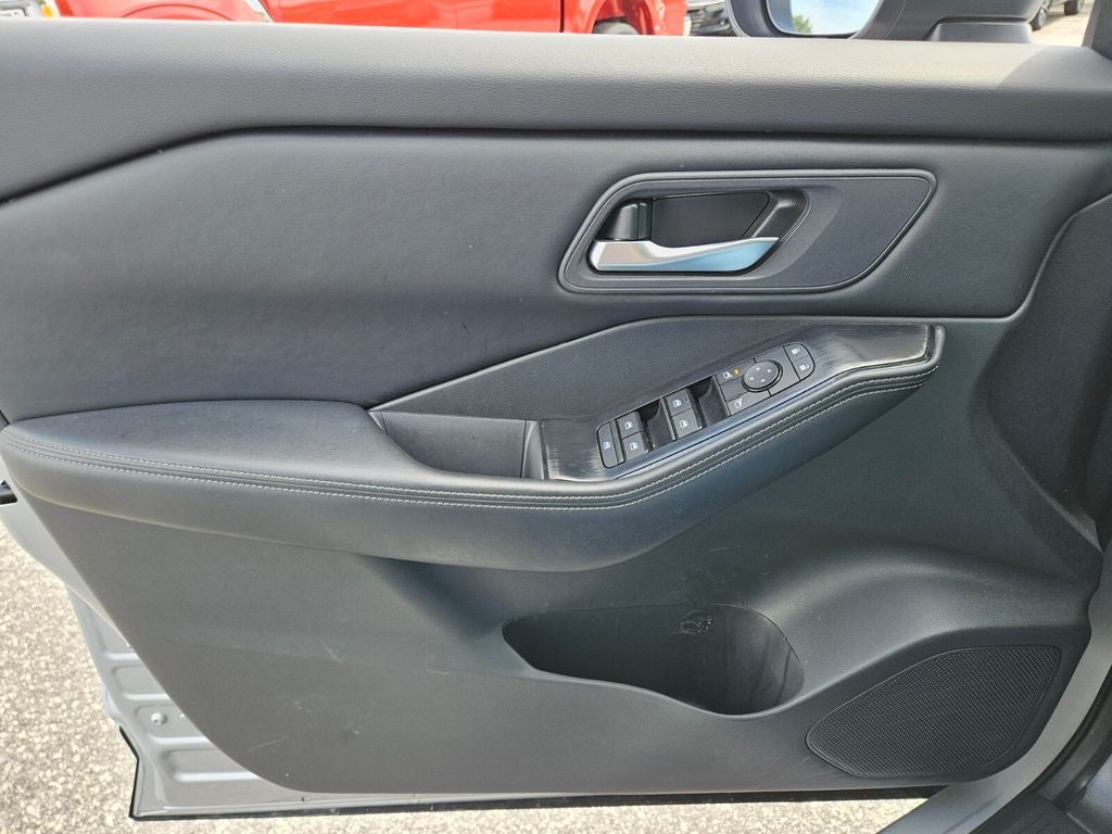 2025 Nissan Rogue SV FWD