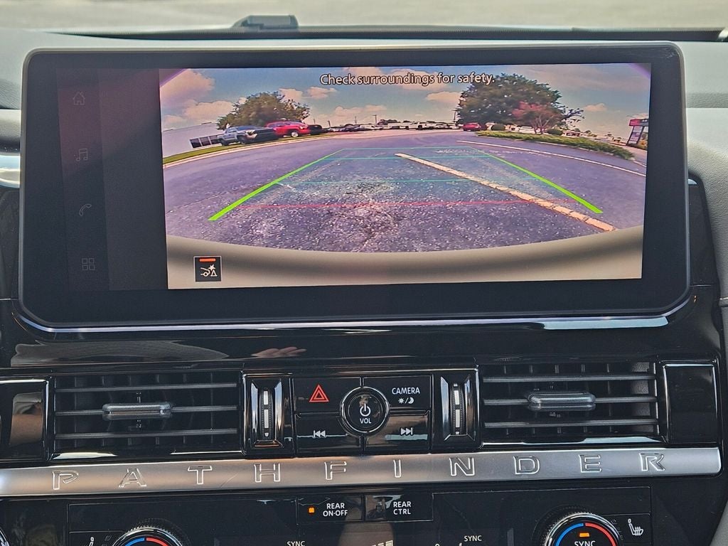 2026 Nissan Pathfinder SV