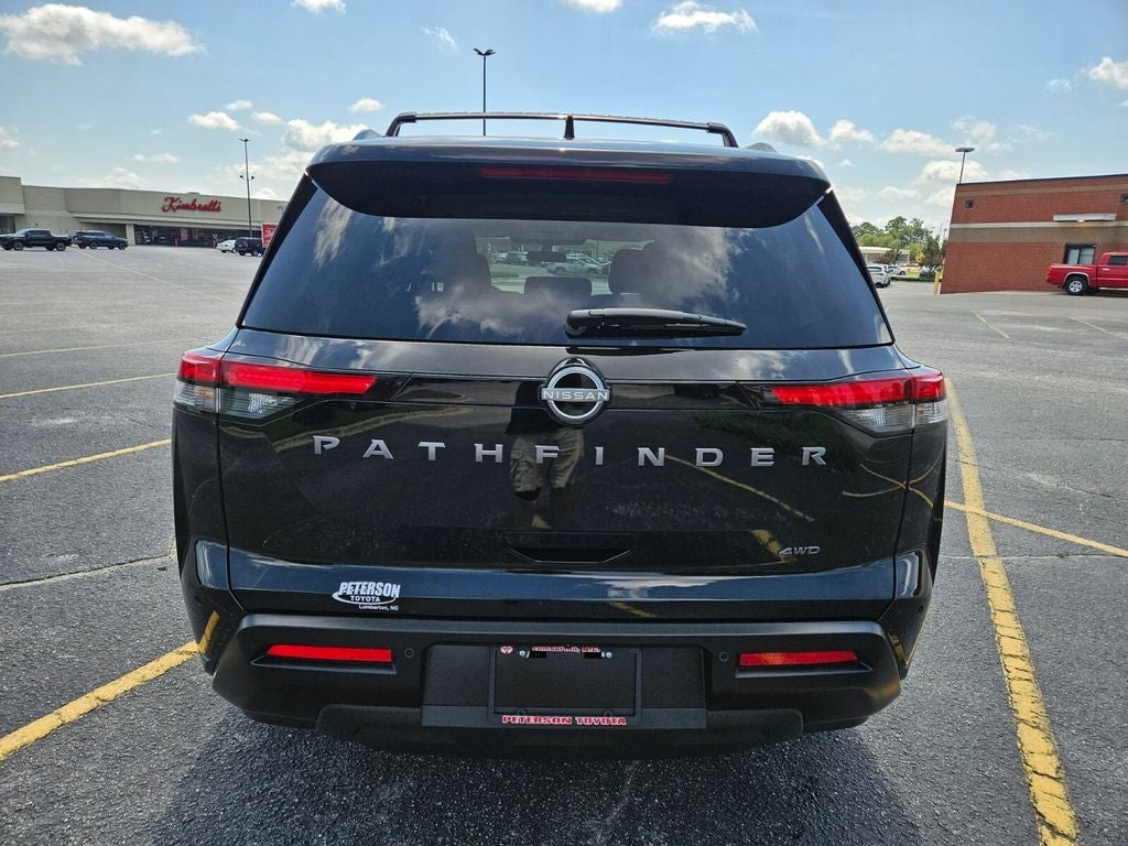 2026 Nissan Pathfinder SV