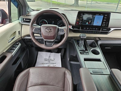 2023 Toyota Sienna Platinum