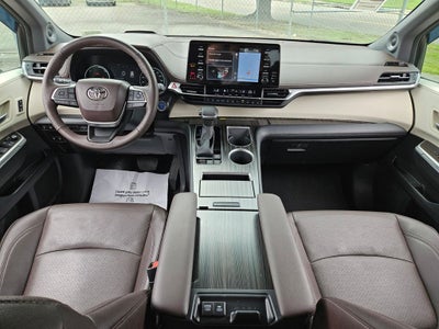 2023 Toyota Sienna Platinum