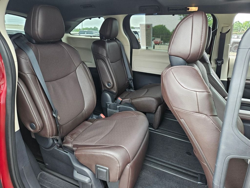 2023 Toyota Sienna Platinum