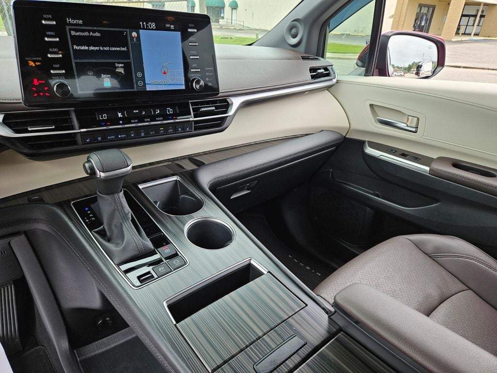 2023 Toyota Sienna Platinum