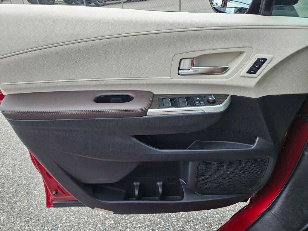 2023 Toyota Sienna Platinum
