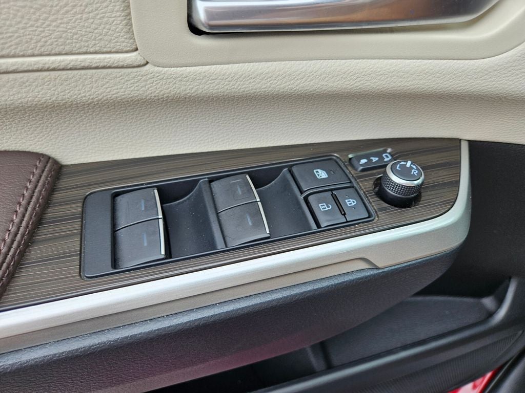 2023 Toyota Sienna Platinum