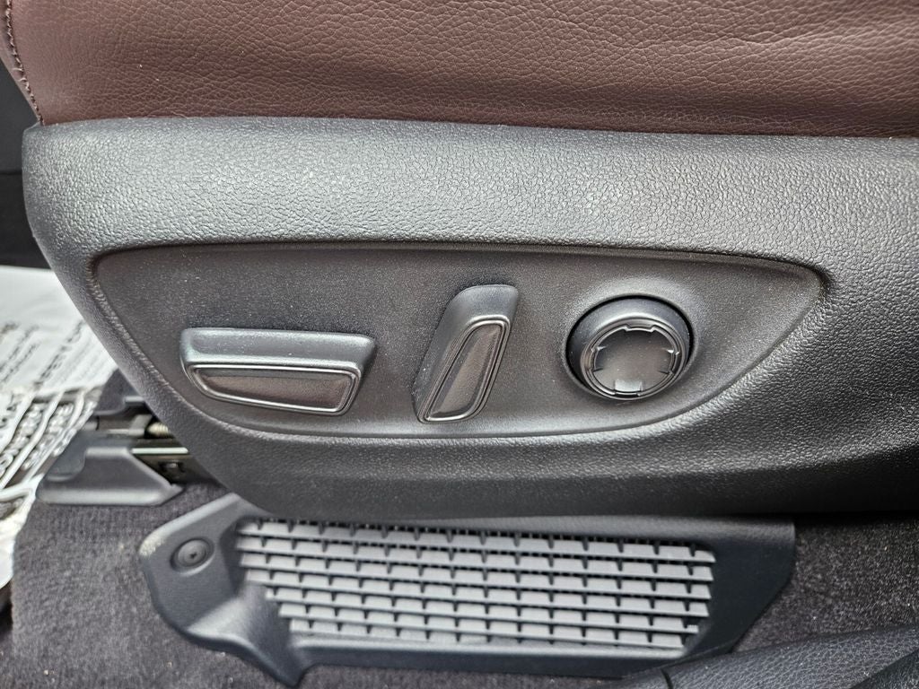 2023 Toyota Sienna Platinum