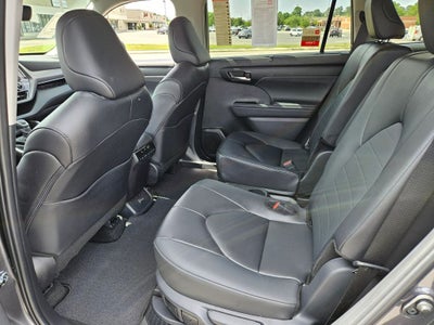 2025 Toyota Highlander Hybrid XLE