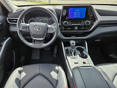 2025 Toyota Highlander Hybrid XLE