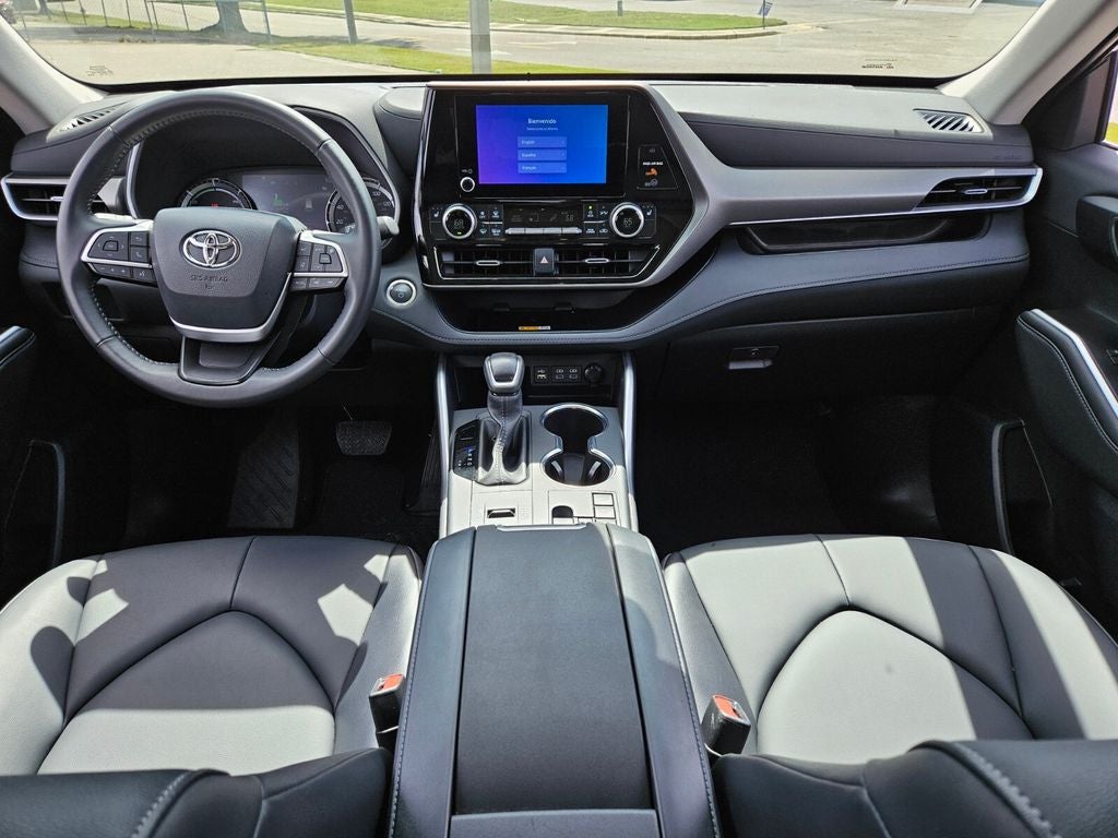 2025 Toyota Highlander Hybrid XLE
