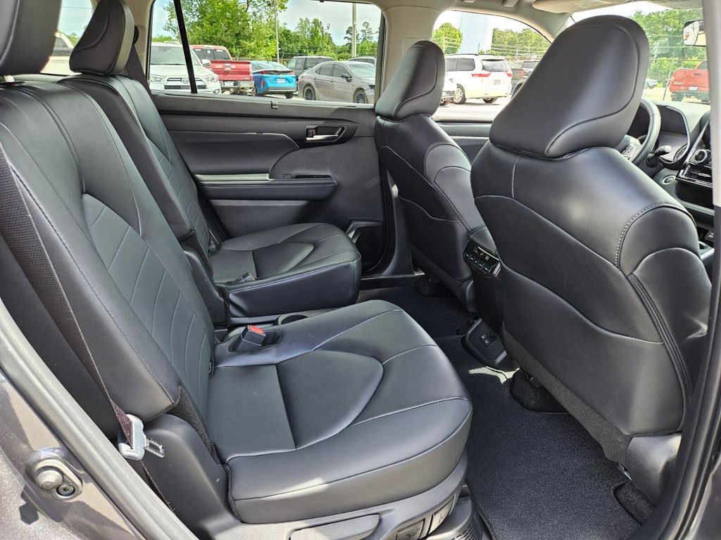 2025 Toyota Highlander Hybrid XLE