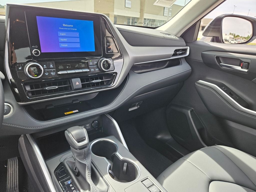 2025 Toyota Highlander Hybrid XLE