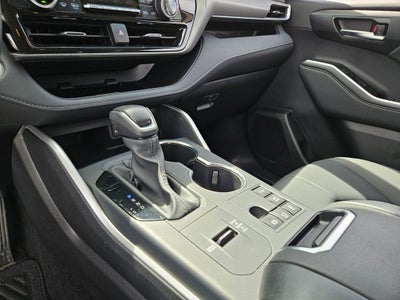 2025 Toyota Highlander Hybrid XLE