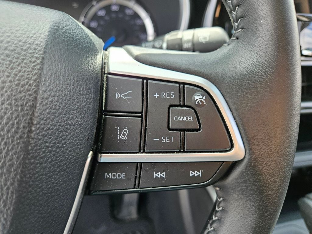 2025 Toyota Highlander Hybrid XLE