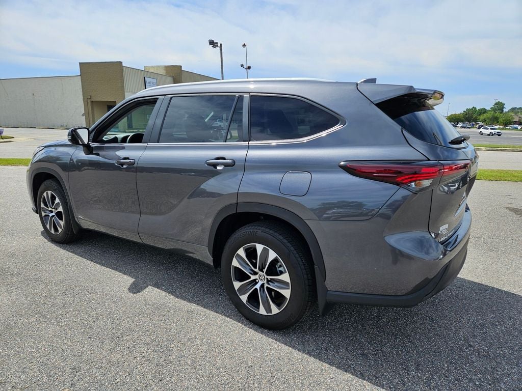 2025 Toyota Highlander Hybrid XLE