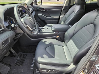 2025 Toyota Highlander Hybrid XLE