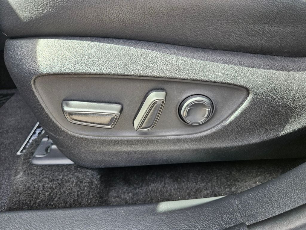 2025 Toyota Highlander Hybrid XLE