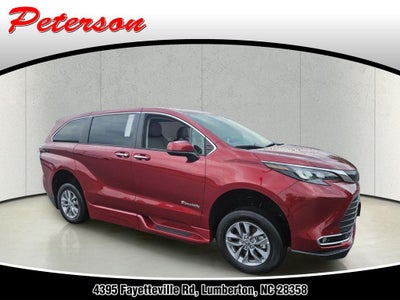 2024 Toyota Sienna XLE
