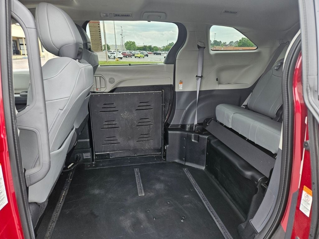 2024 Toyota Sienna XLE