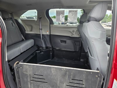 2024 Toyota Sienna XLE