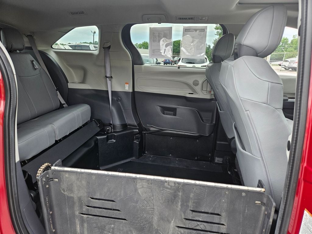 2024 Toyota Sienna XLE