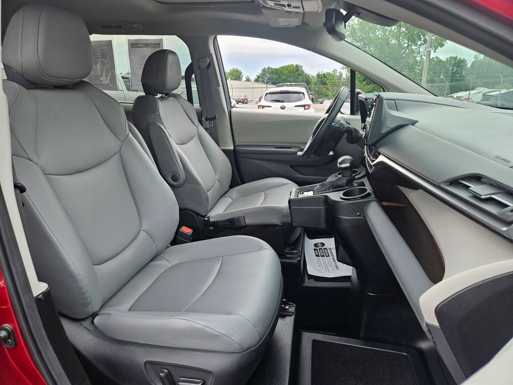 2024 Toyota Sienna XLE