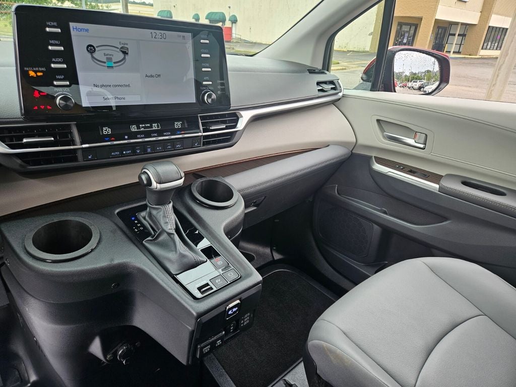 2024 Toyota Sienna XLE