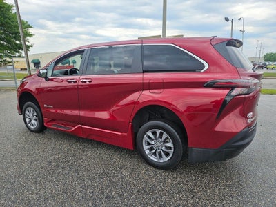 2024 Toyota Sienna XLE