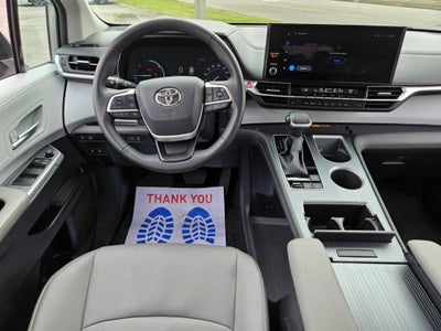 2025 Toyota Sienna XLE