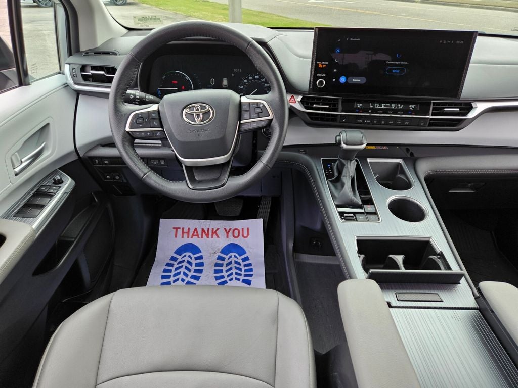 2025 Toyota Sienna XLE