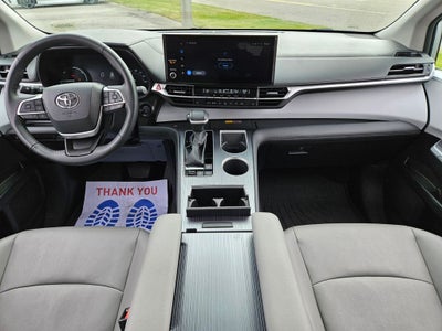 2025 Toyota Sienna XLE