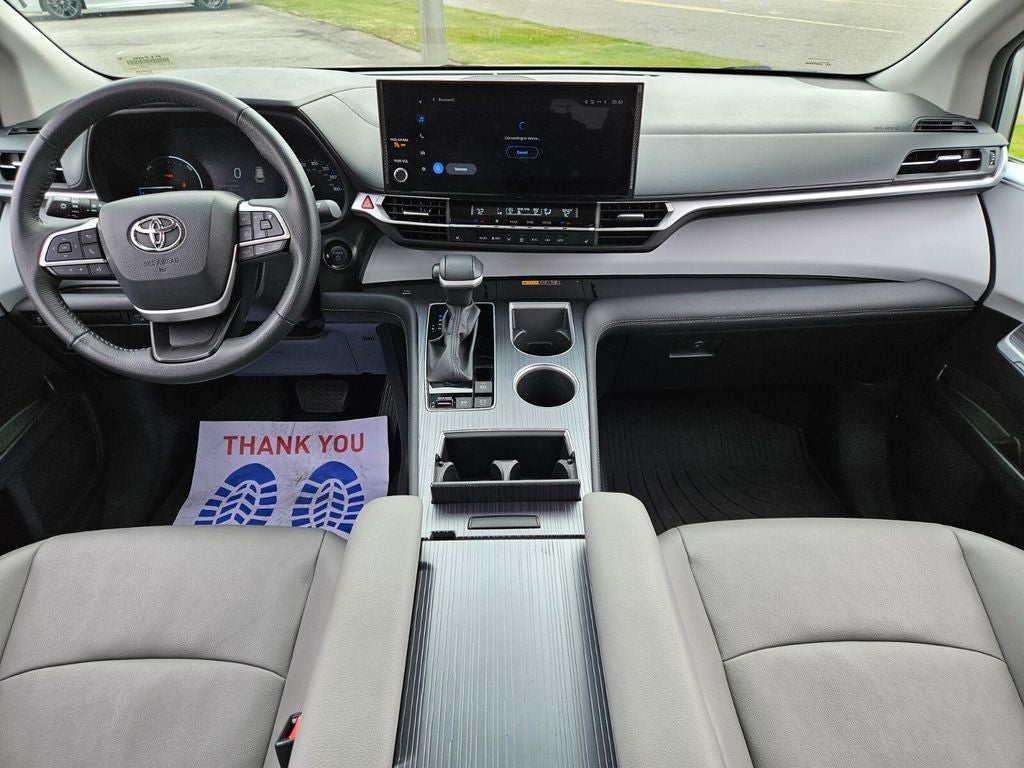 2025 Toyota Sienna XLE