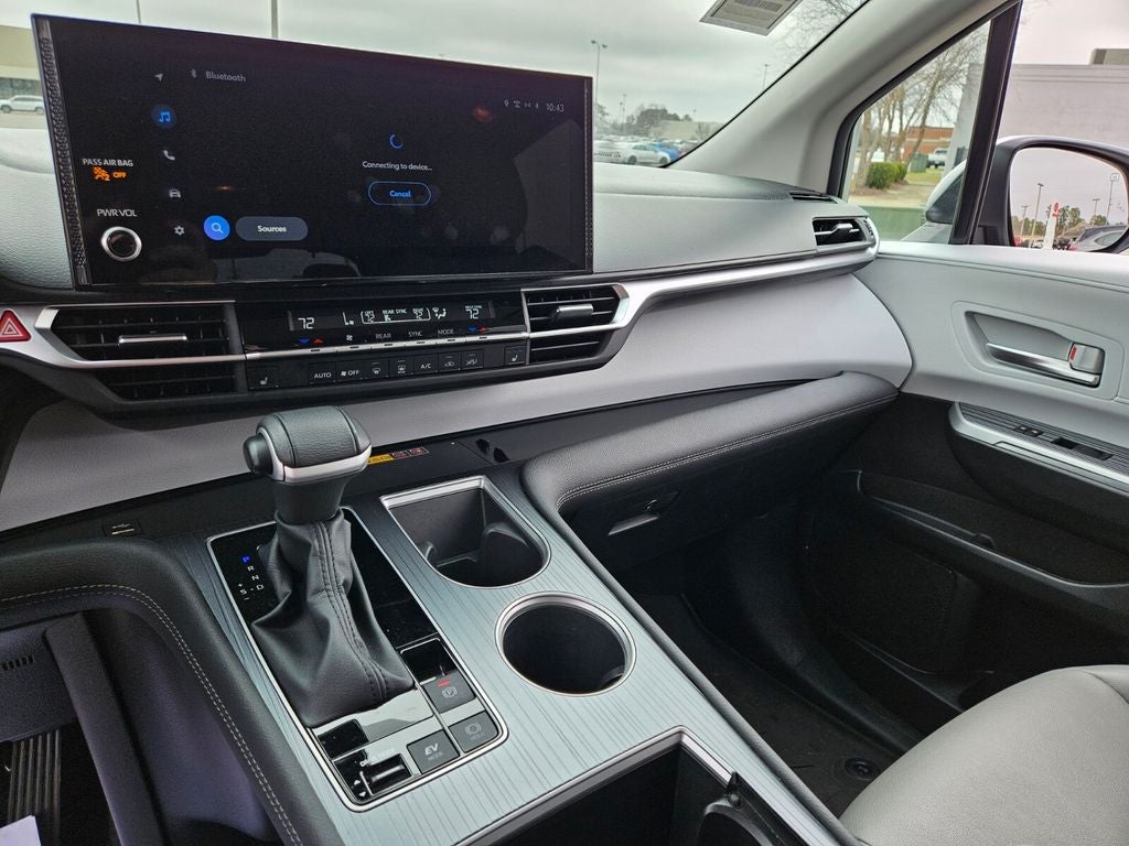 2025 Toyota Sienna XLE