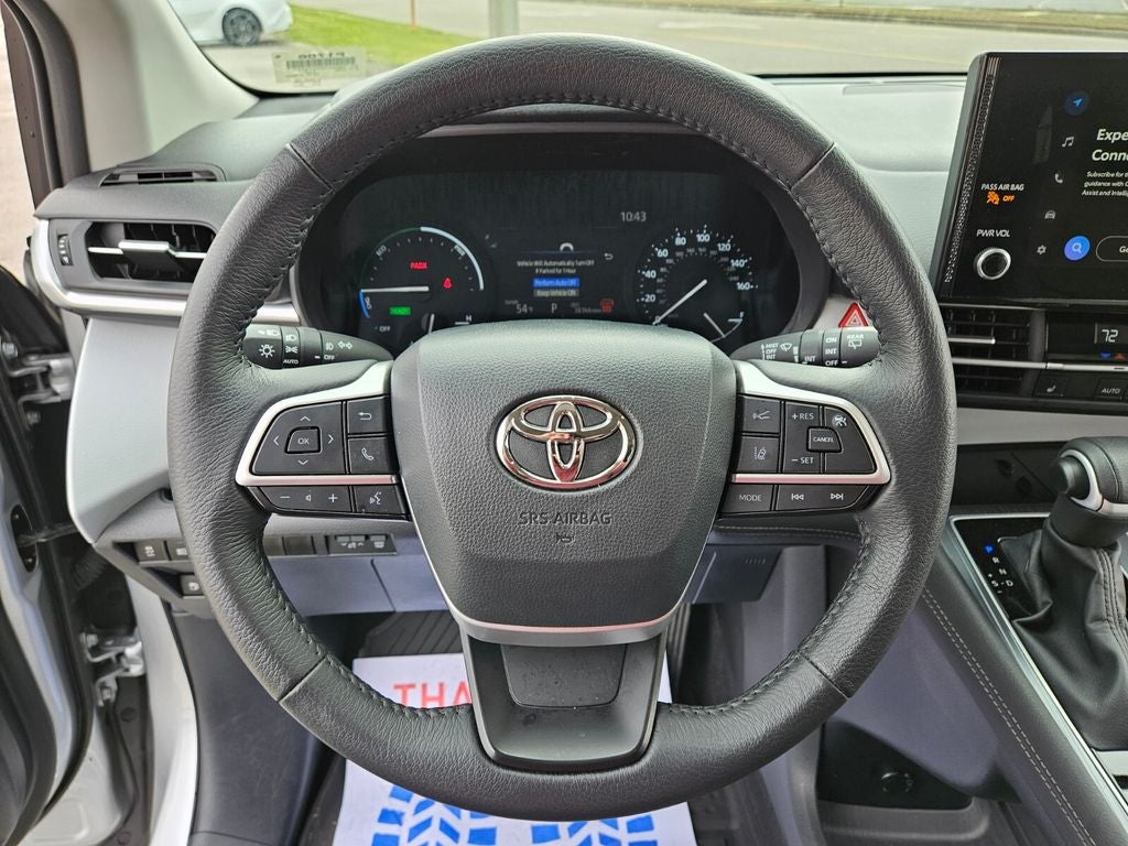2025 Toyota Sienna XLE