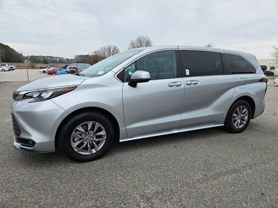 2025 Toyota Sienna XLE