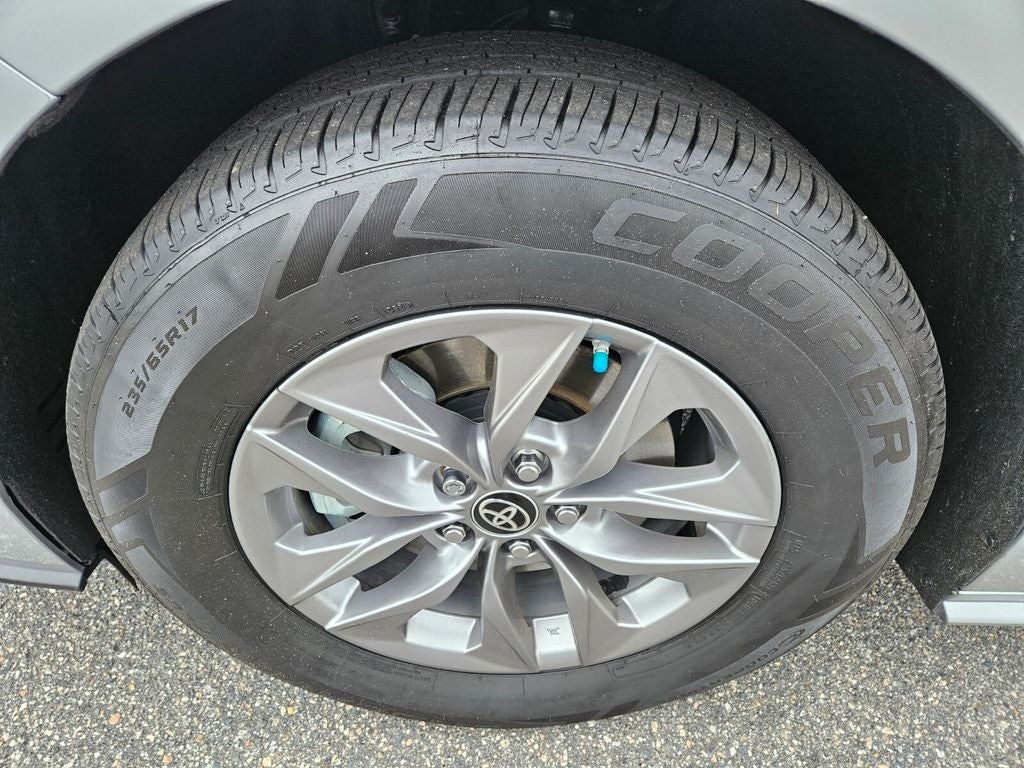 2025 Toyota Sienna XLE