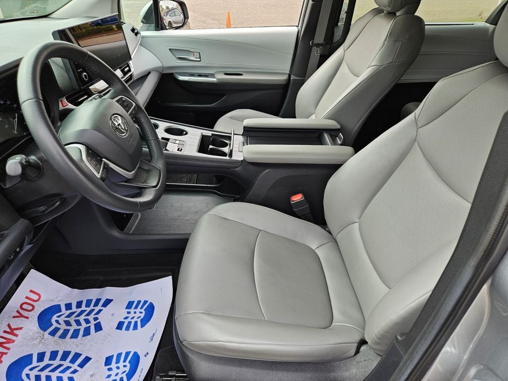 2025 Toyota Sienna XLE