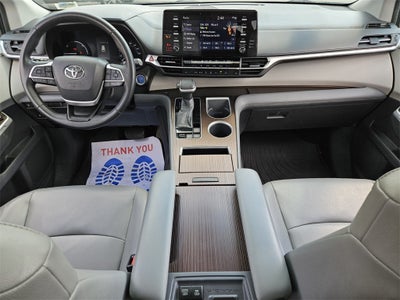 2021 Toyota Sienna XLE
