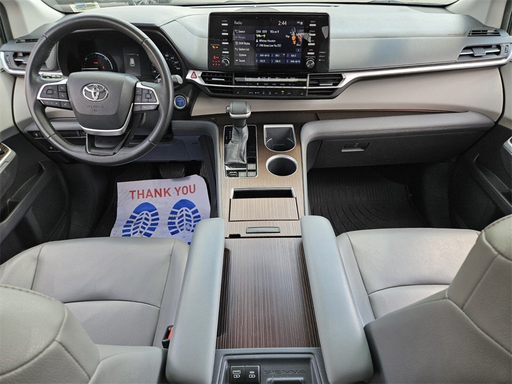 2021 Toyota Sienna XLE