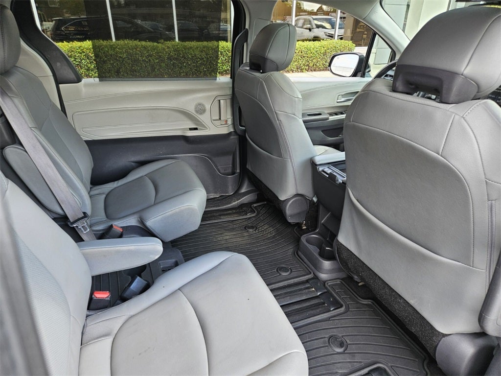 2021 Toyota Sienna XLE