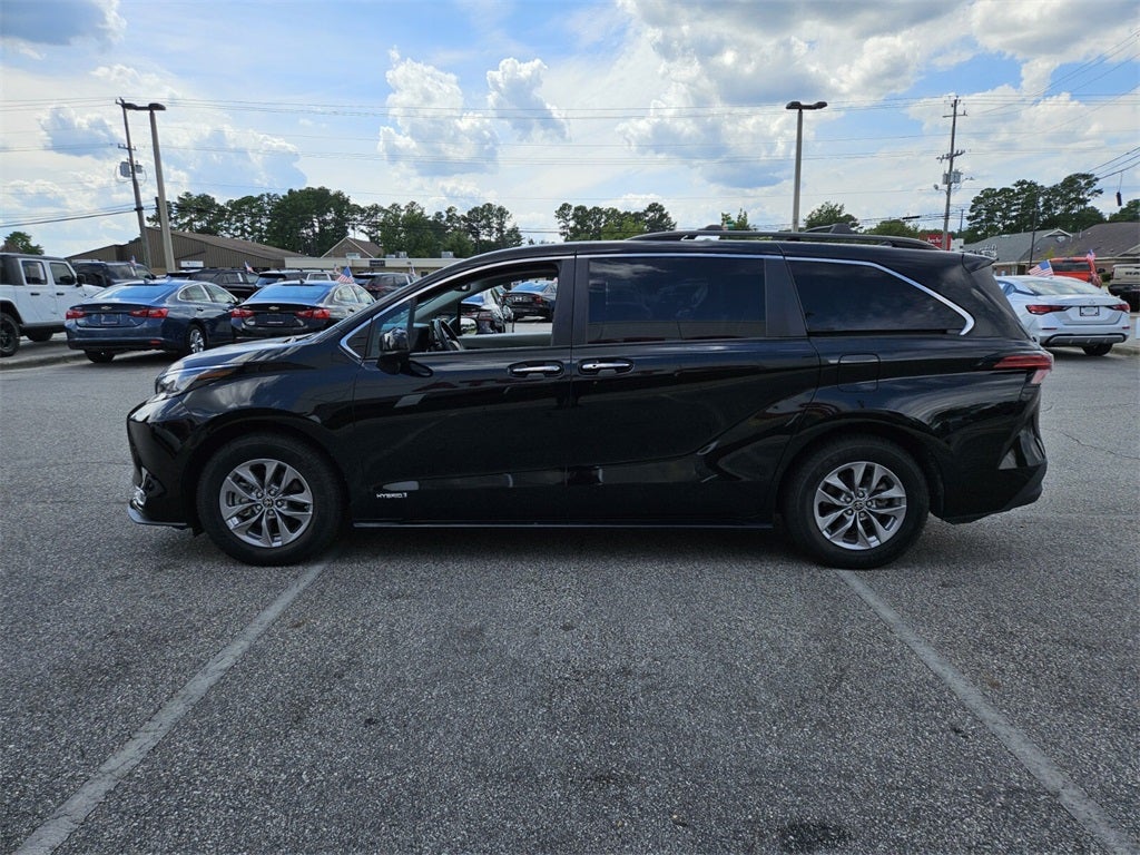 2021 Toyota Sienna XLE