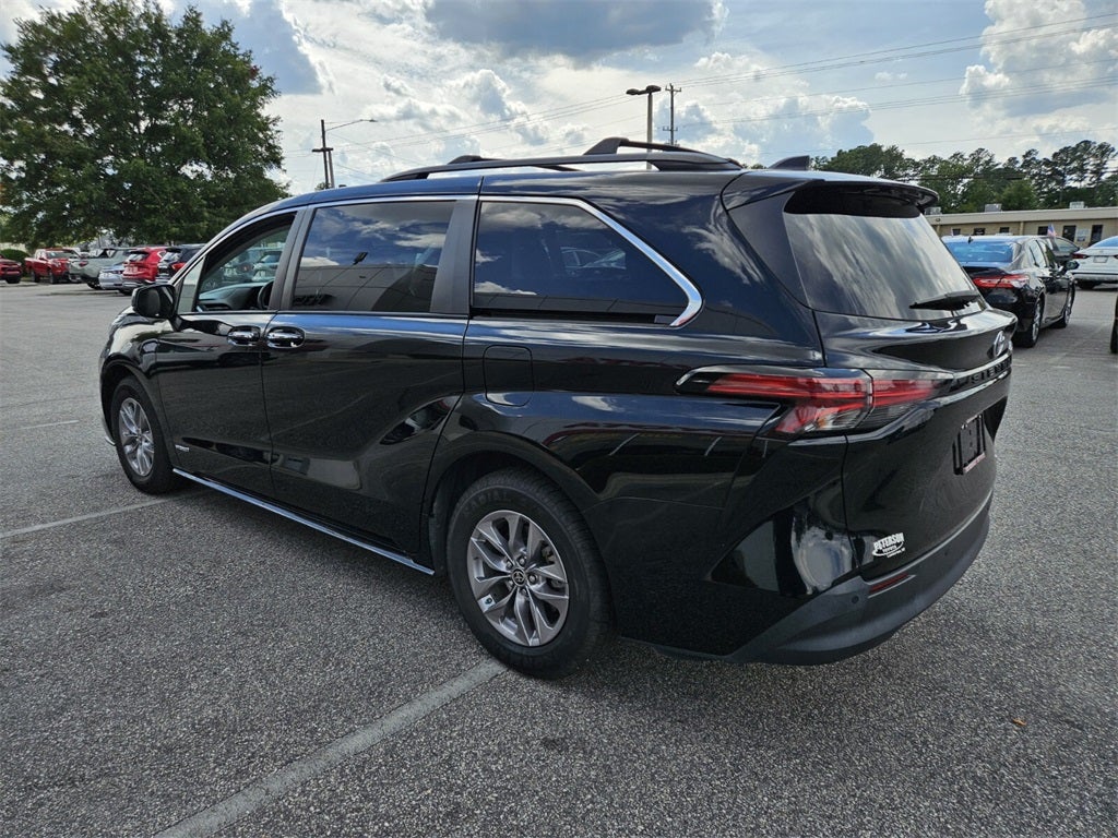 2021 Toyota Sienna XLE
