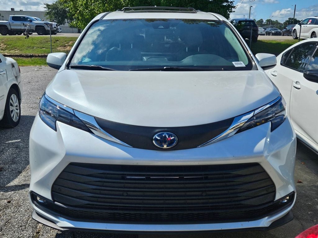 2025 Toyota Sienna XLE