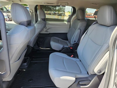 2022 Toyota Sienna XLE