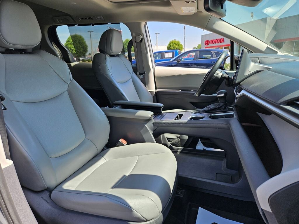 2022 Toyota Sienna XLE