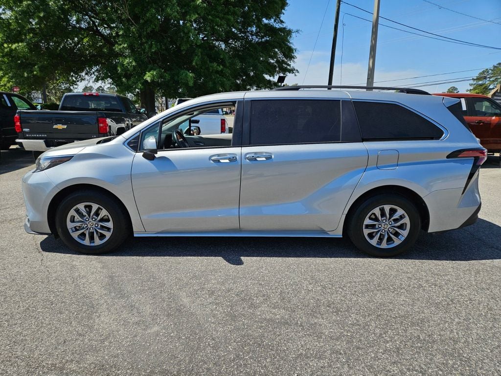 2022 Toyota Sienna XLE