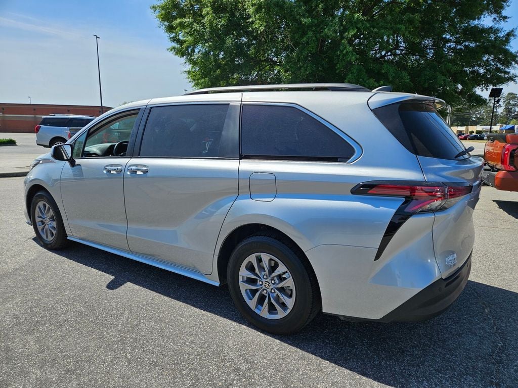 2022 Toyota Sienna XLE
