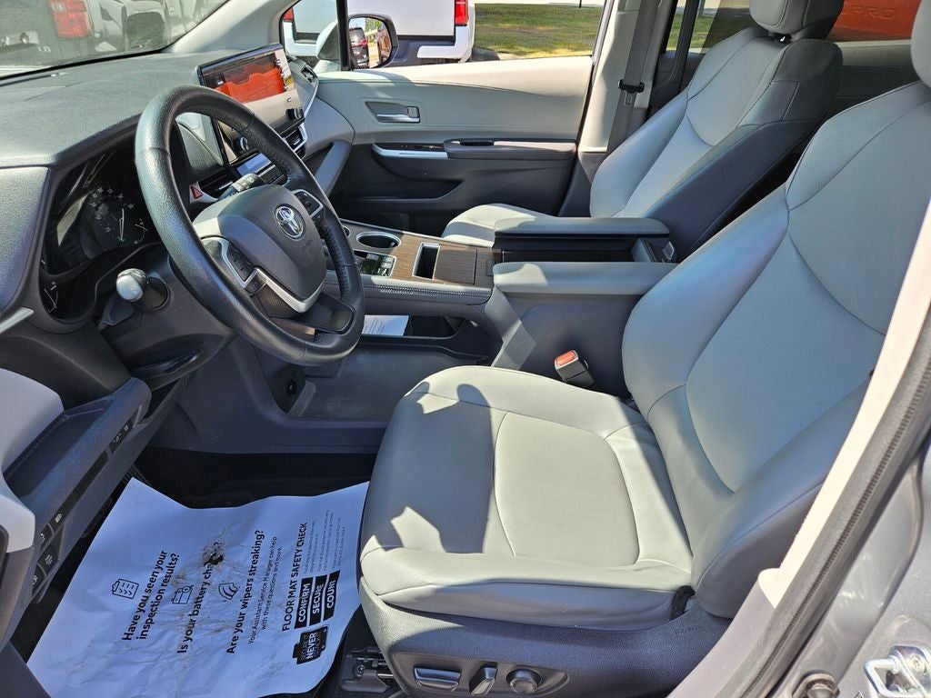 2022 Toyota Sienna XLE