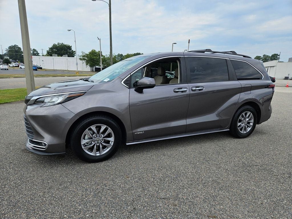 2021 Toyota Sienna XLE