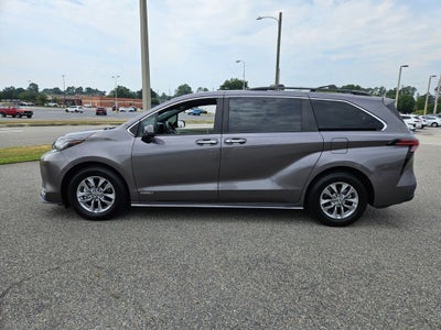 2021 Toyota Sienna XLE